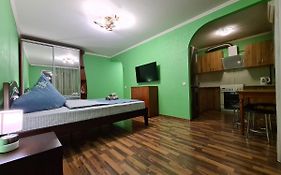 1-Room View Apartment Near Inturist On Sobornyi Avenue 143, By Grandhome